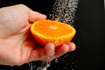Washing an orange
