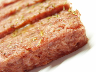 le steak haché avant la grillade