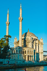 Fototapeta na wymiar Ortakot Mosque Istanbul - Day