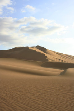 Detailed image of Peruvian sand dunes © SDuggan