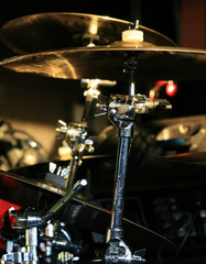 Fototapeta na wymiar Zestaw perkusyjny tworzone na koncert rockowy
