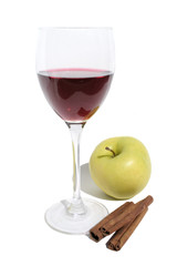 Red vine with apple and cinnamon