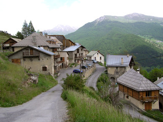 1389 - Village de haute montagne (Queyras, Alpes)