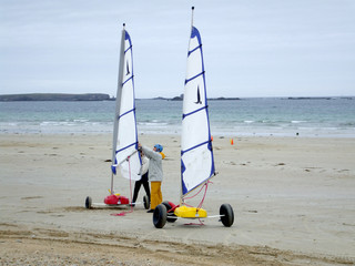 chars à voile sur la plage