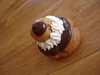Religieuse au chocolat