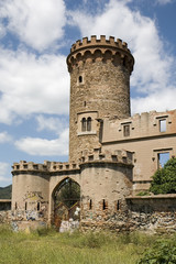 Fototapeta na wymiar Salvana wieża w Santa Coloma de Cervelló, Katalonia, Hiszpania