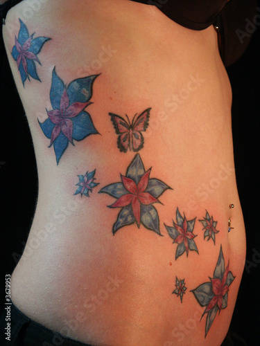 Blumenranke Tattoo Vorlage Stockfotos Und Lizenzfreie Bilder Auf