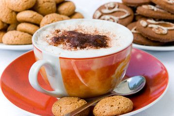 Cappuccino -7- mit Gebaeck