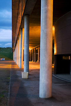 pillier pylones architecture moderne le soir nuit