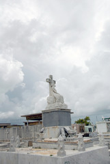 Obraz premium cimetière avant l'orage