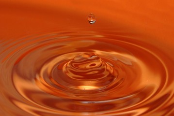 Gota en el Aire (Naranja)