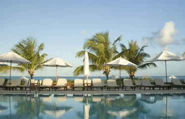 Fotobehang zwembad bij luxe resort bahamas © robert lerich