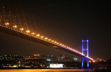 Fototapeta na wymiar Most Bosfor, który łączy Europę i Azję.
