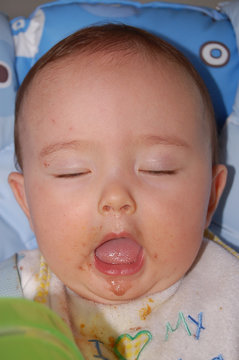 baby eating