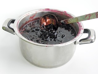 prepearing cherries preserve