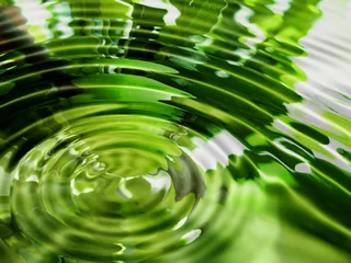 Heller abstrakter grüner Wasserhintergrund © dpaint