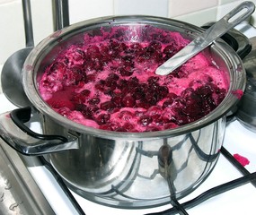 cooking cheeries jam 