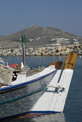 Fototapeta na wymiar łodzie rybackie w greckich wysp Cyklady Morze Egejskie