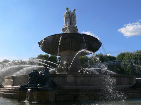 Fontaine Décorative D'Intérieur/Extérieur Avec Fée Et LED - 230V, Pompe 3,2W - Pour Jardin, Terrasse, Salon - 8