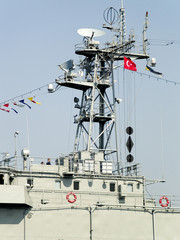 buque de guerra, torre de comunicaciones