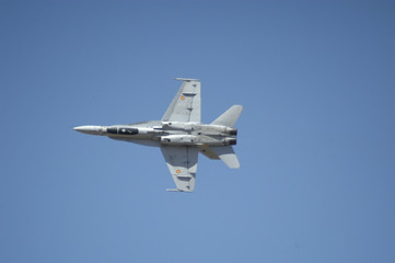 Fototapeta na wymiar Chodzenie F-18-265