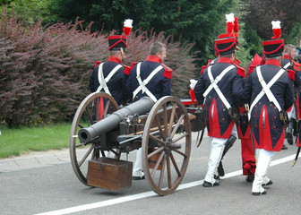 Marche folklorique et canon