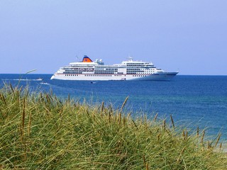 MS Europa meets Sansibar Sylt