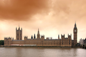 Obraz na płótnie Canvas London - The Houses of Parliament