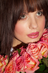 Fototapeta premium The girl and roses