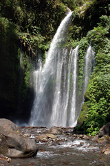 Fototapeta premium chute d'eau ; Senaru; Lombok