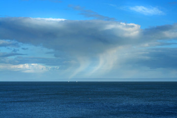 Obraz premium rain cloud on the horizon