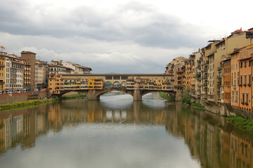 Fototapeta na wymiar The Ponte Vecchio Bridge in Florence, Italy.