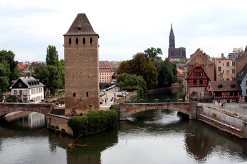 Fototapeta na wymiar Widok z Barrage Vauban, Strasburg, Francja