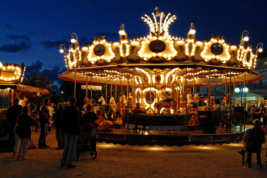 man&egrave;ge carrousel 1900