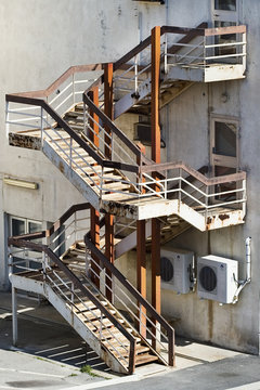 escalier ext&eacute;rieur