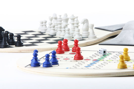 gesellschaftsspiel, mensch ärger dich nicht