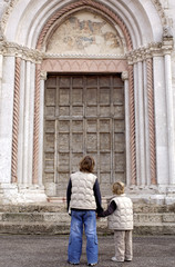 Fototapeta na wymiar Bambini di spalle