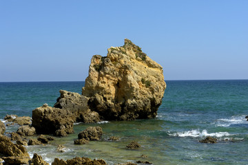 Fototapeta na wymiar small beach at algarve in the south of portugal