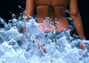 frau im wasser © Elisabeth Klein