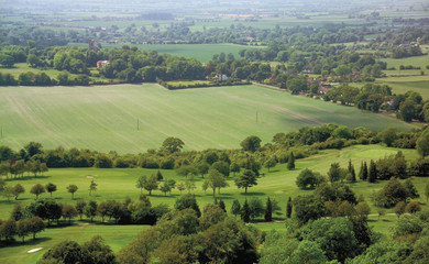 Fototapeta premium view over the vale of aylesbury and coombe village 
