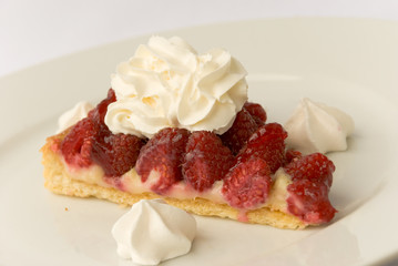 raspberry cake with cream