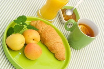 Apricot breakfast