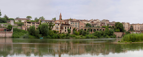 Vue panoramique du Tarn à Albi