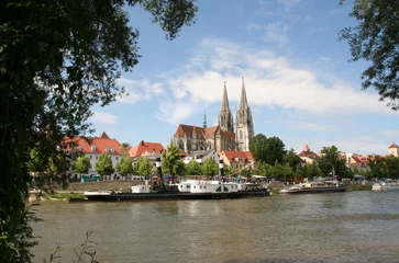 Abwaschbare Fototapete Stadt am Wasser Uferpromenade in Regensburg