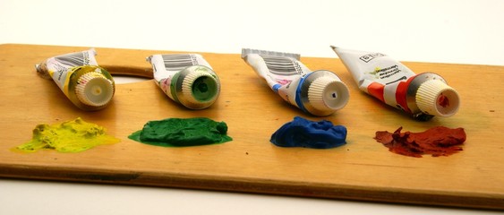 Tempera colors on palette