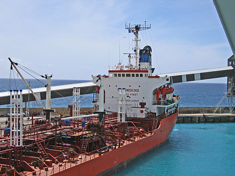 Cargo ship with pipelines and pressure sensors
