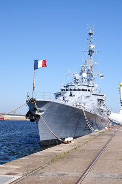 Tourville - Bateau de la marine militaire fran&ccedil;aise au Havre