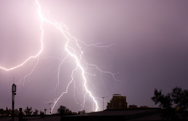 thunderbolt in the sity