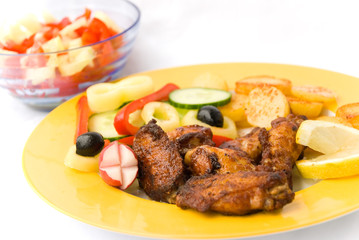 Chicken with Vegetables and fried Potatoes