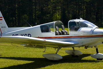 Fototapeta na wymiar Mały samolot na Airshow